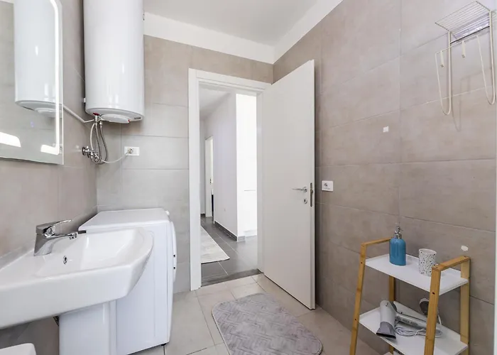 Talea 1 By Pikhost * Lezhë